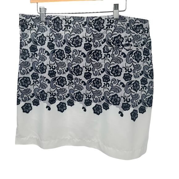 Cracked Wheat Skort Womens 14 White Navy Blue Floral Pull On Activewear - Picture 3 of 10